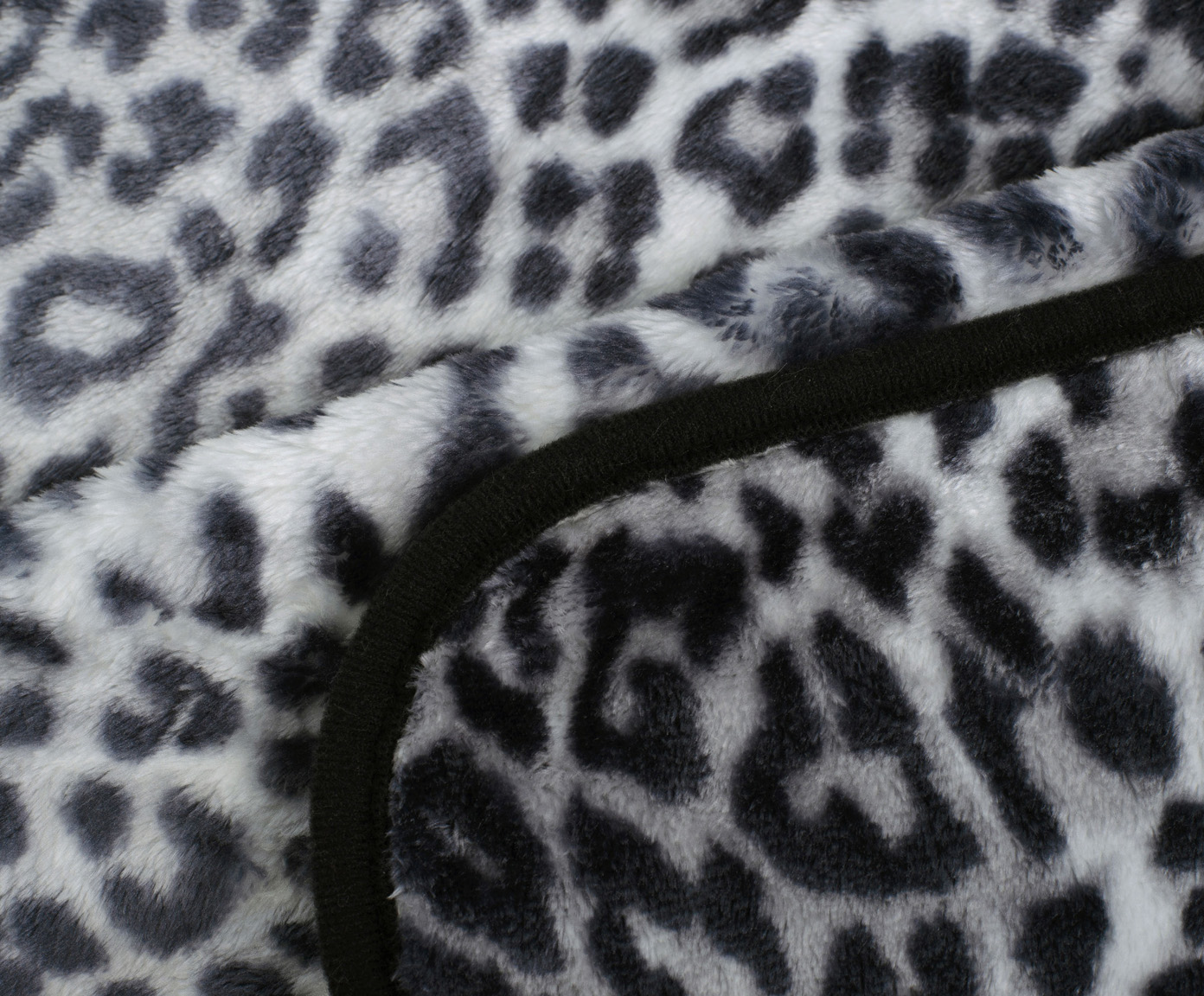 Kuscheldecken Cashmere Feeling 150x200 Schneeleopard silber